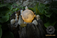 Full moon table lamp
